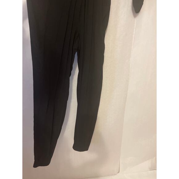 Lulu’s Rayon Jumpsuit NWT Black V Neck Elastic Ankle Womens Small Cut Out Sleeve - Picture 8 of 12